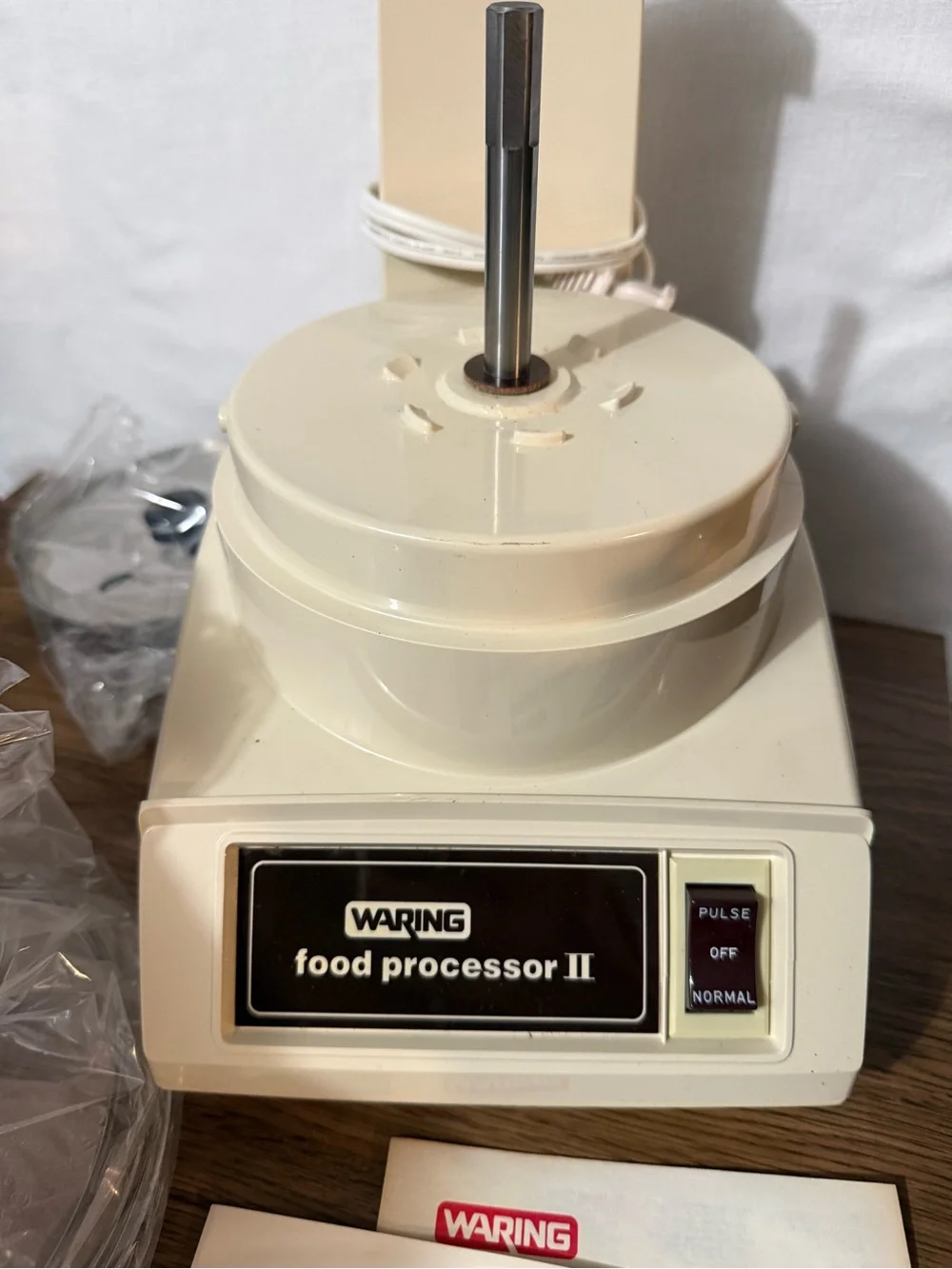 Vintage Waring Food Processor II in Cream